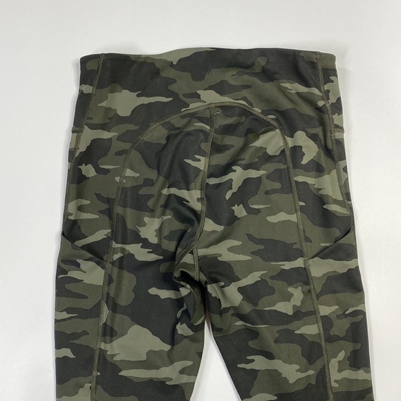 Athleta Ultimate 7/8 Camo Tights Leggings With Thigh Pockets Size Medium - Picture 4 of 13